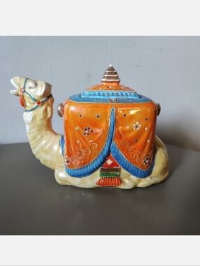 Camel Teapot WITHOUT HANDLE Peach Lusterware Vintage See Description
